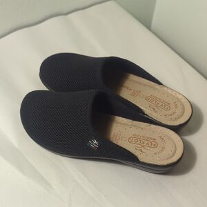 Fly Flot Black Mules